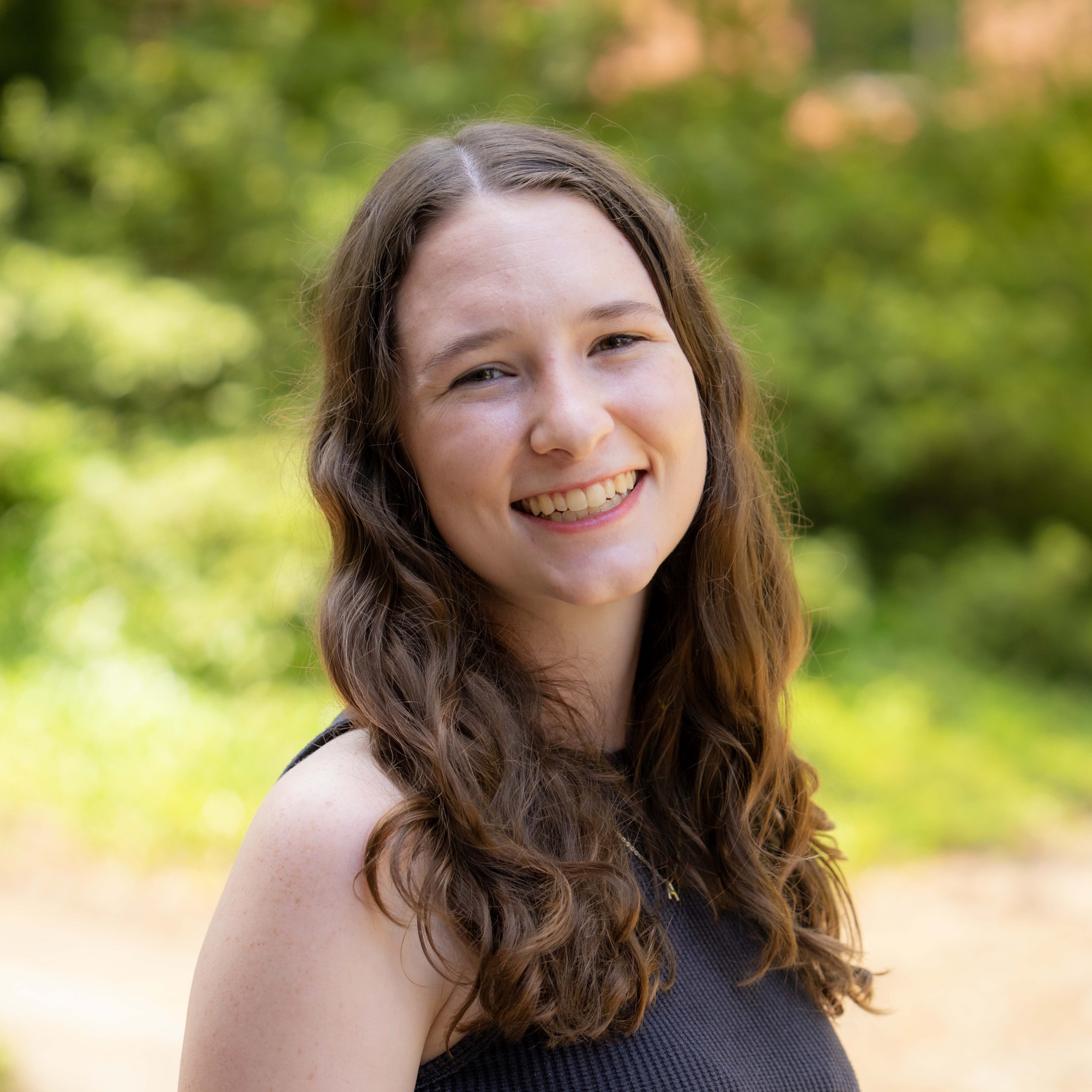 Anna Lewis headshot