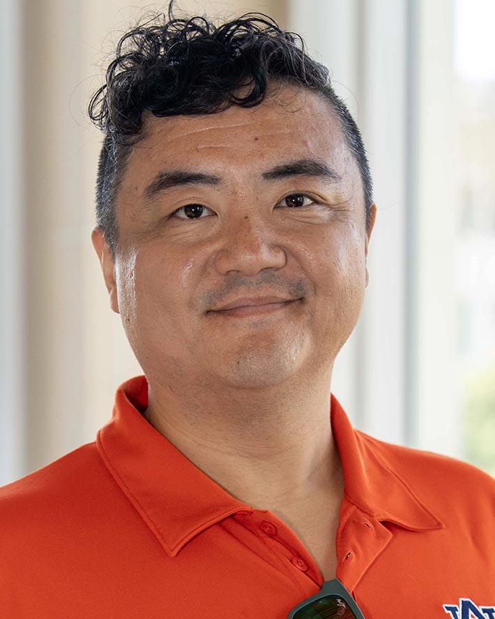 Qiang Yao headshot