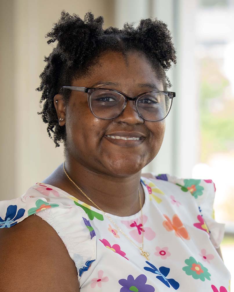 Niya Davis headshot
