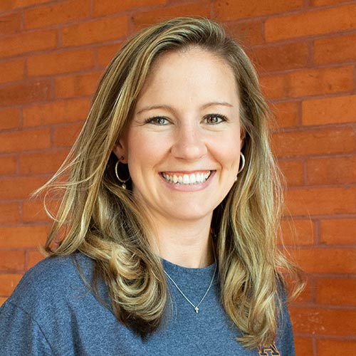 Headshot photo of Alli Bracewell