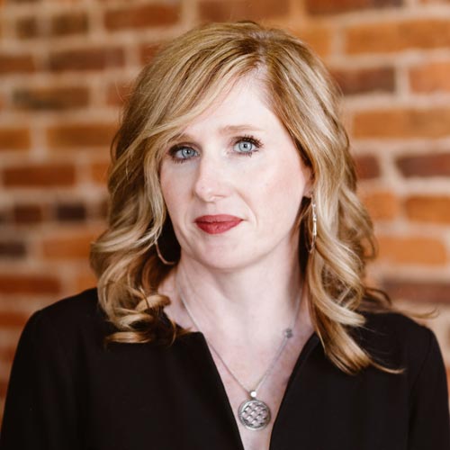 Headshot photo of Julie Huff
