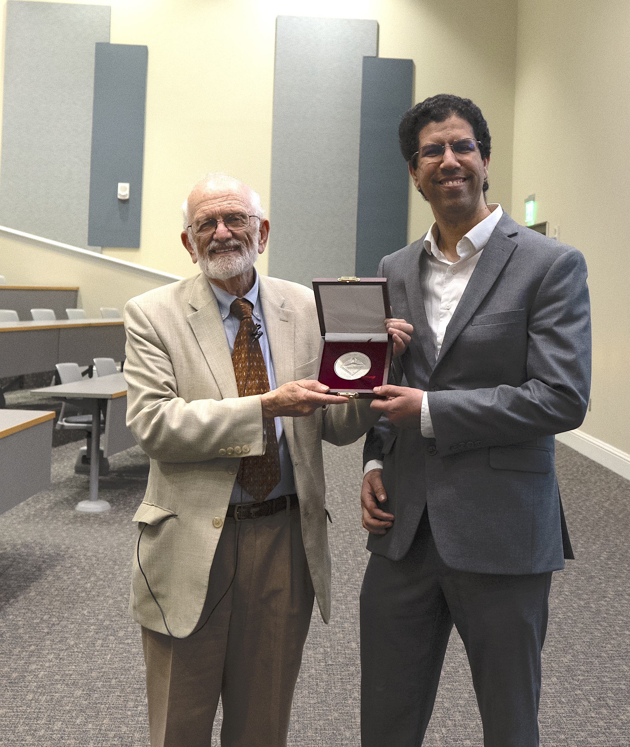 K-awards - Ahmed Hamid presenting the award to Cooks