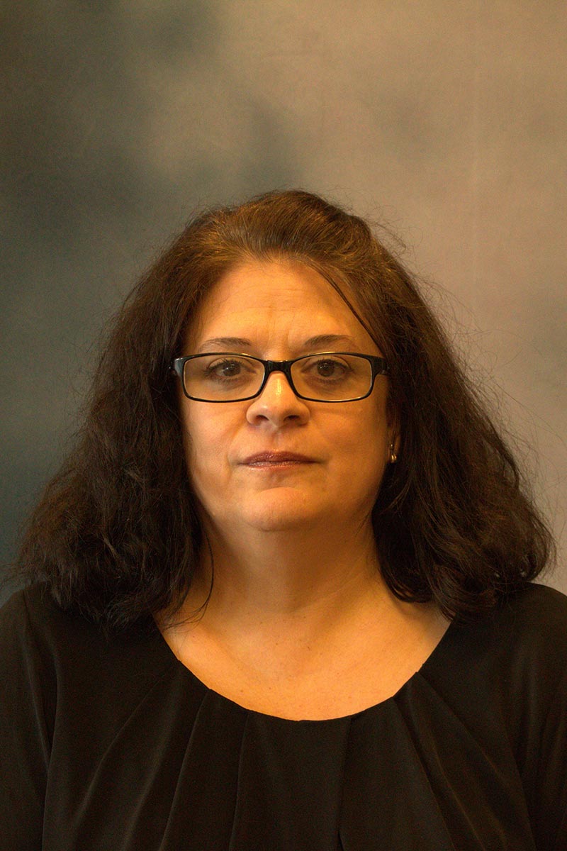 Suzanne Woods-Groves