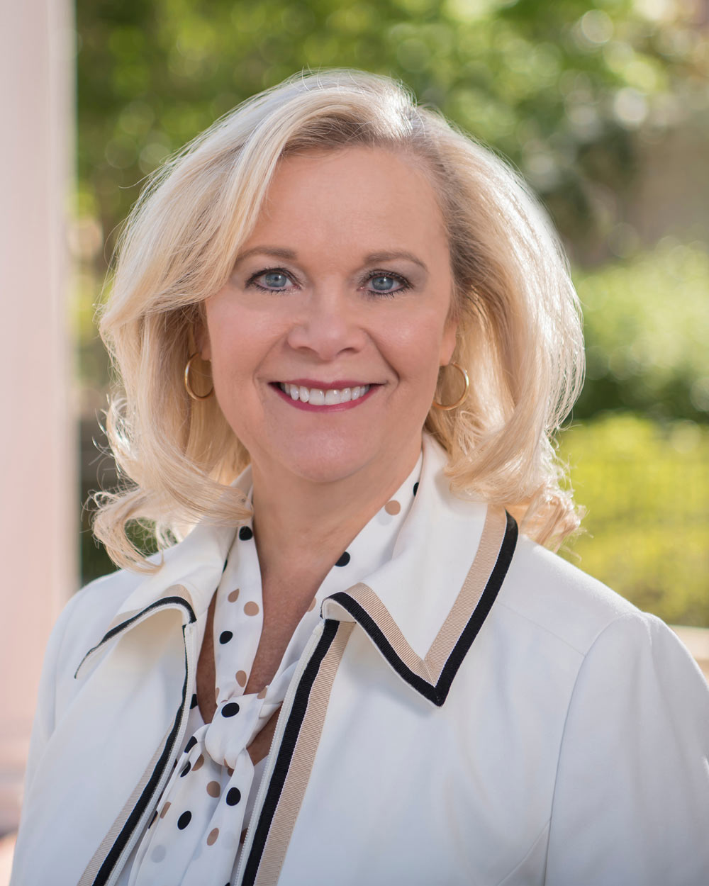 Susan Hubbad headshot