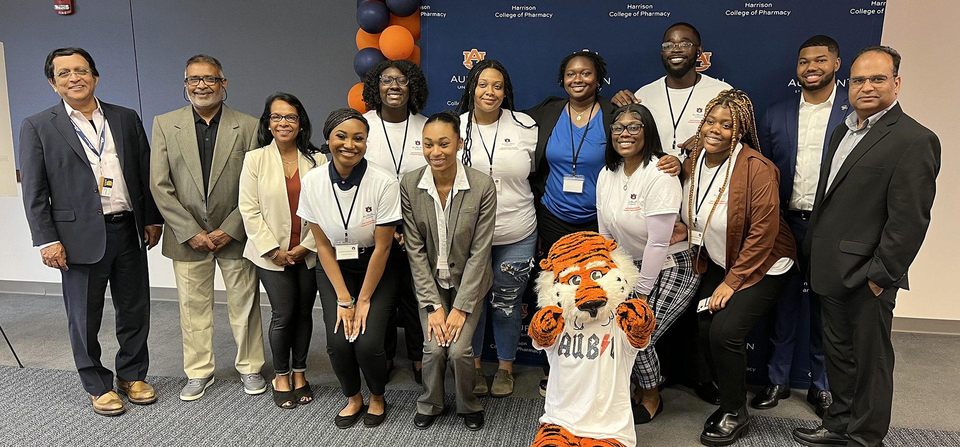 Group photo with Aubie